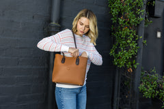 2 in 1 button detailed front pocket tote