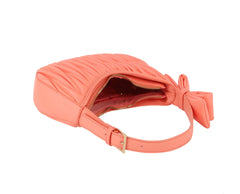 Ribbon strap quilted shoulder bag