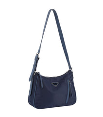 Welt pocket with zipper detailed shoulder bag